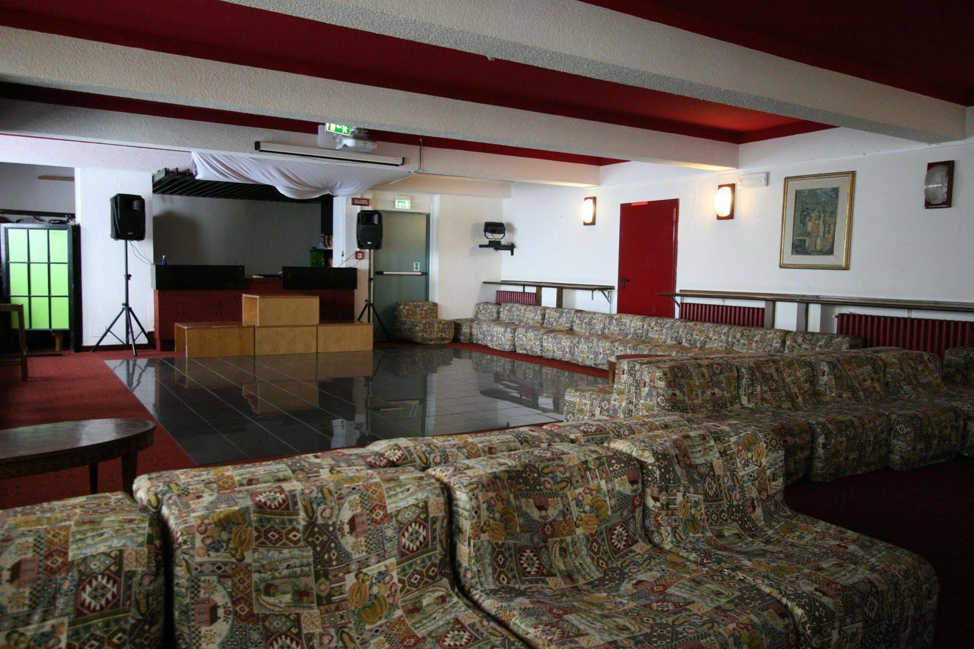 Hotel Lo Stambecco เบรยล์-แชร์วิเนีย ภายนอก รูปภาพ
