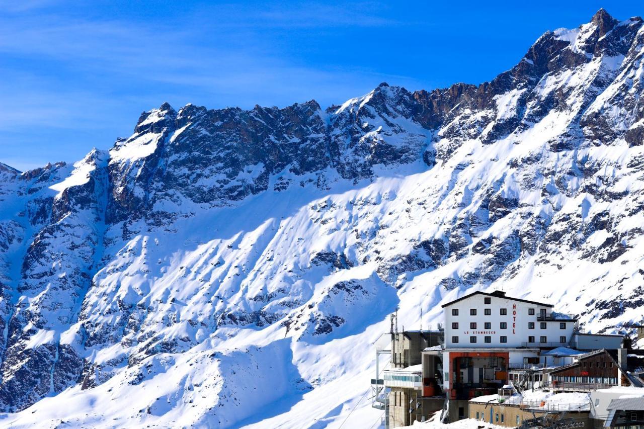 Hotel Lo Stambecco เบรยล์-แชร์วิเนีย ภายนอก รูปภาพ