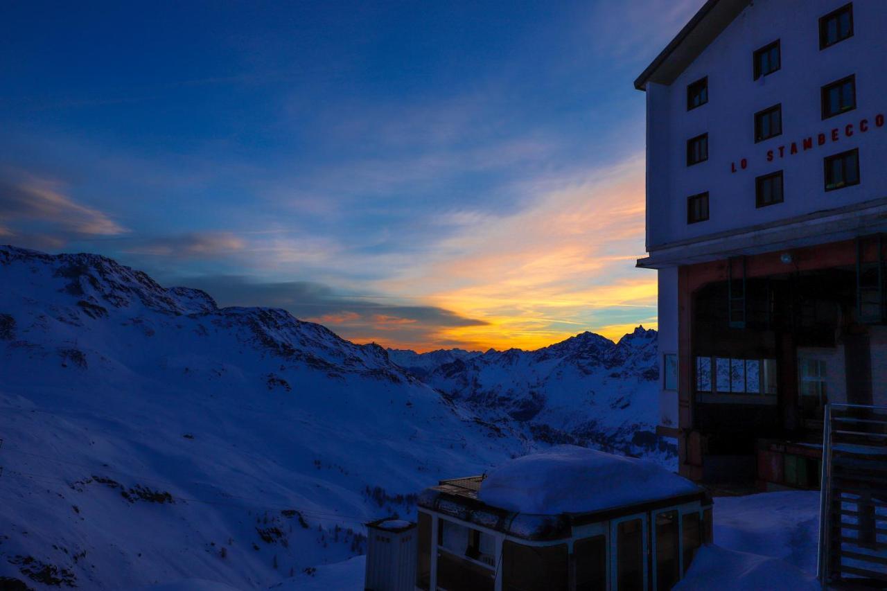 Hotel Lo Stambecco เบรยล์-แชร์วิเนีย ภายนอก รูปภาพ