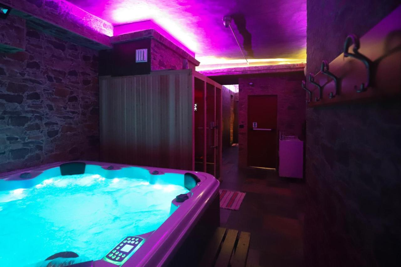 Hotel Lo Stambecco เบรยล์-แชร์วิเนีย ภายนอก รูปภาพ