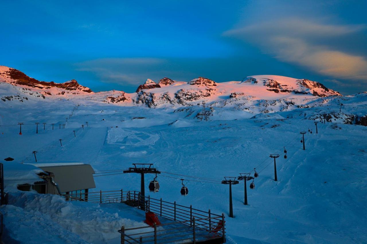 Hotel Lo Stambecco เบรยล์-แชร์วิเนีย ภายนอก รูปภาพ